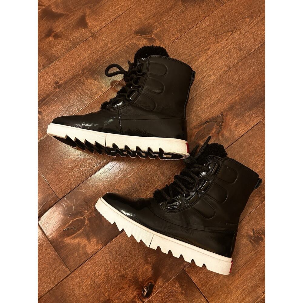 Sorel Joan of Arctic Next Lite Women’s Lace-Up Lined Ankle Snow Boot